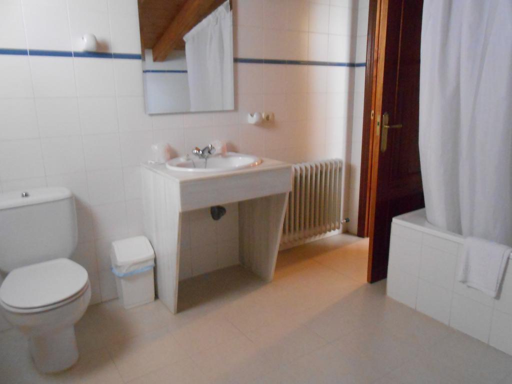 Hostal Burgos Torrecaballeros Εξωτερικό φωτογραφία