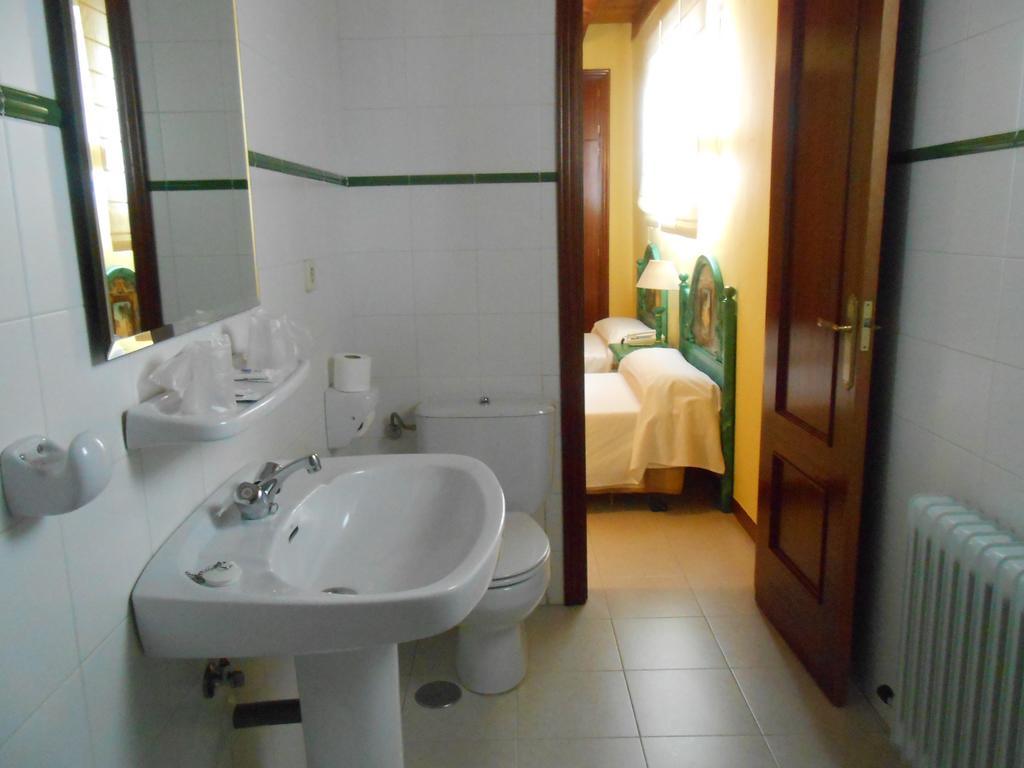 Hostal Burgos Torrecaballeros Εξωτερικό φωτογραφία