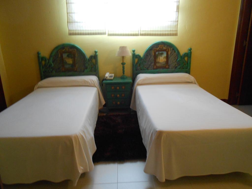 Hostal Burgos Torrecaballeros Εξωτερικό φωτογραφία